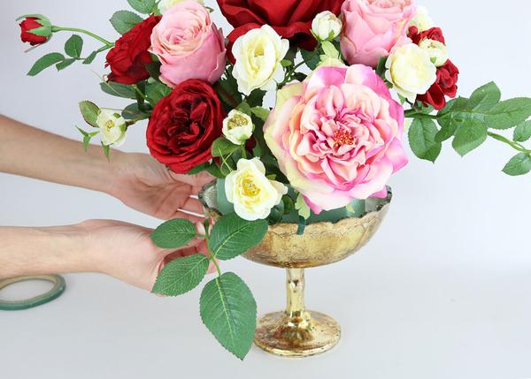 como fazer um centro de mesa com rosas