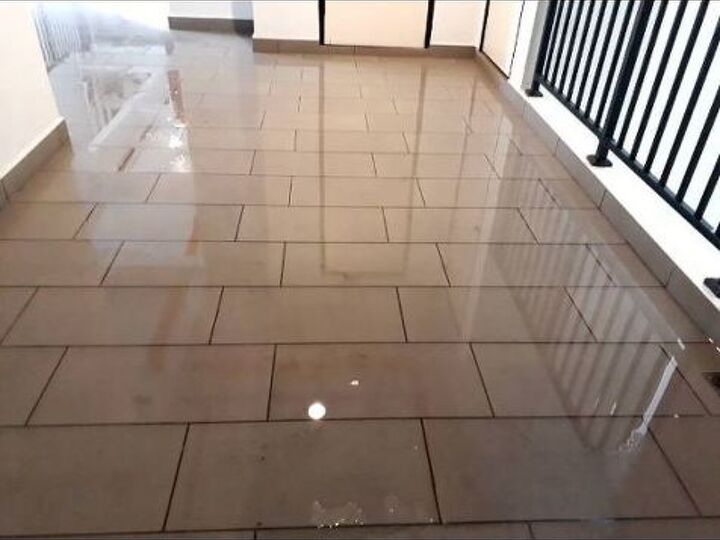 q the hall way become small swimming pool