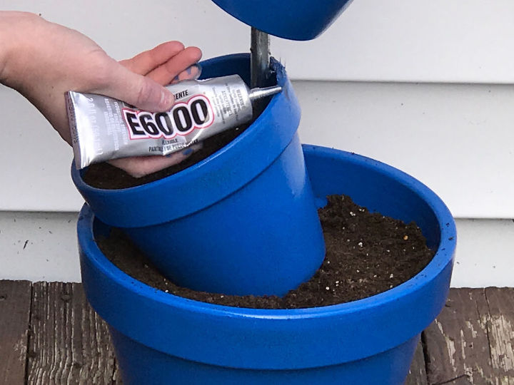 s 3 absolutely adorable ways to display your plants, Step 5 Glue the edge of your pot