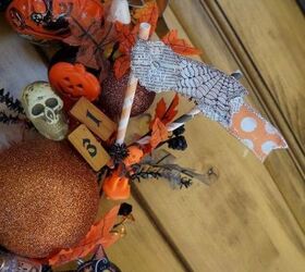 make a vintage halloween wreath