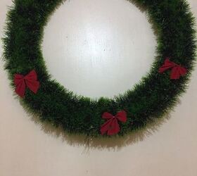 hula hoop christmas wreath, Before adding pinecones