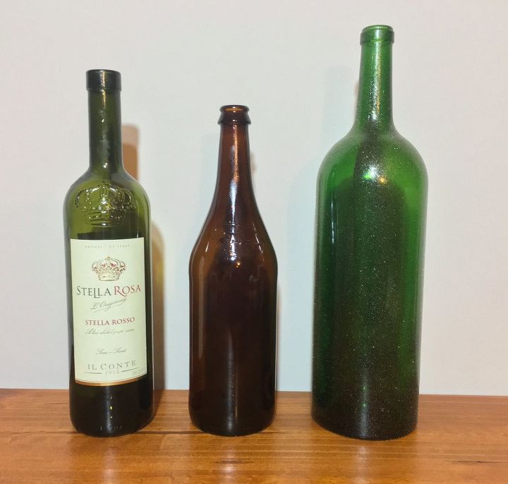 convierte las botellas de vino en decoraciones otoales, Quita la etiqueta de la botella de vino
