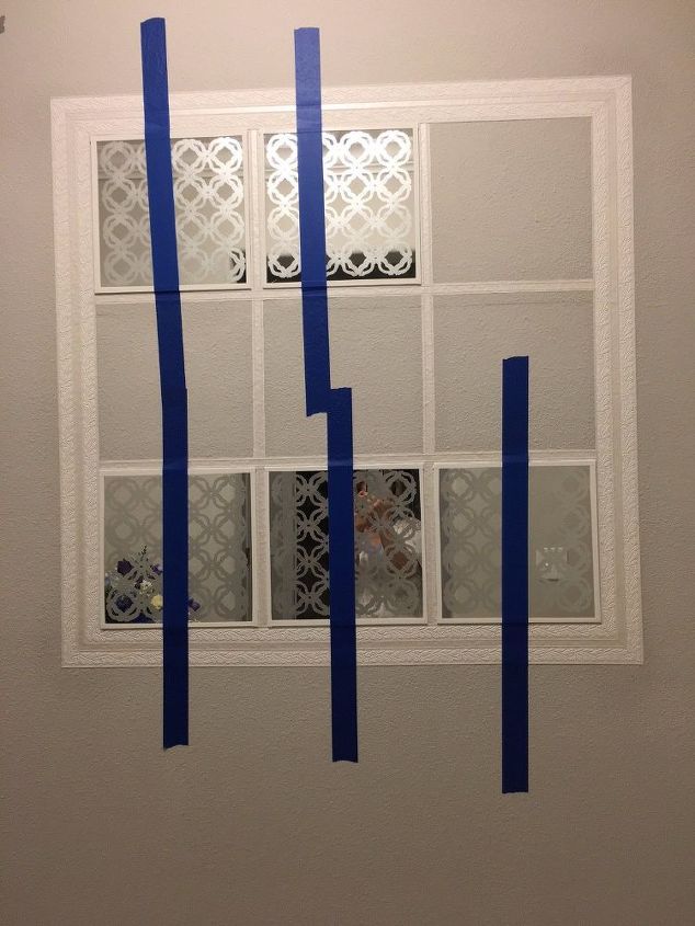 a janela falsa torna o foyer maior