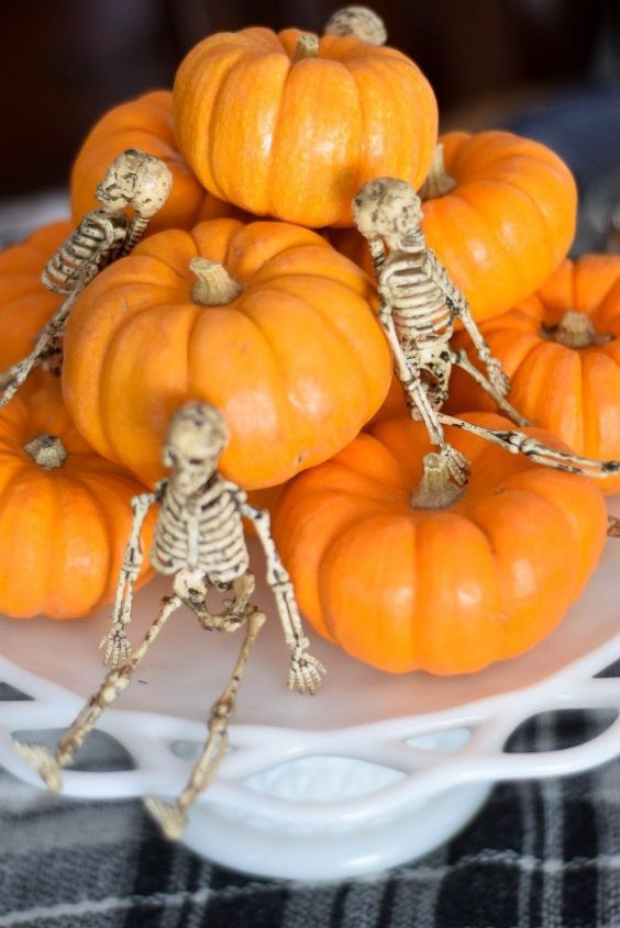not so spooky halloween tablescape