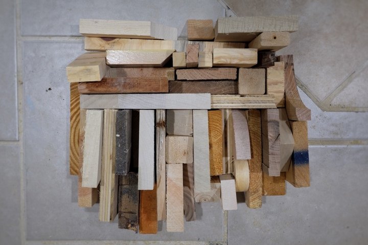 mesa de madeira de sucata quase grtis