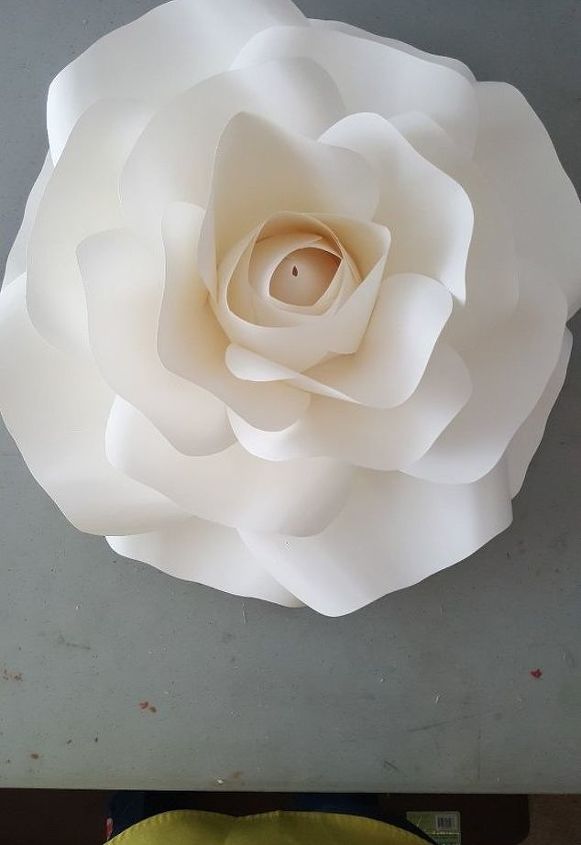 projetos diy baratos, grandes rosas de papel