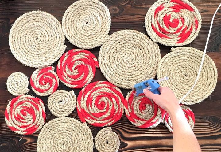 3 proyectos creativos de alfombras que nadie ms tiene, Paso 4 Organizar el dise o y pegar en caliente