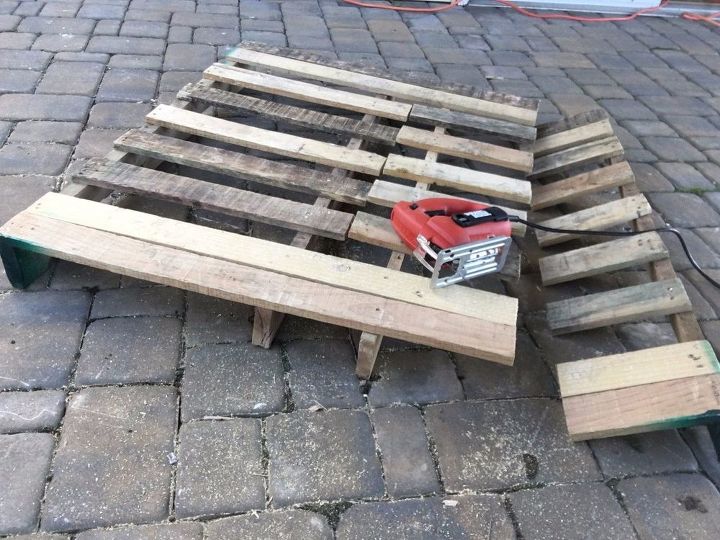 s 3 fantastic step by step ideas what to do with pallets, Step 6 Cut excess wood from second pallet