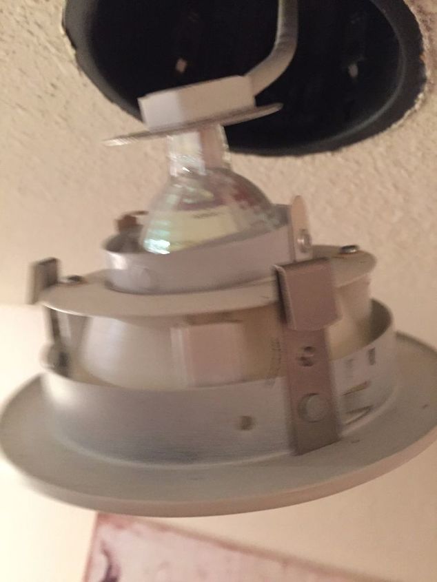 q unable to find ceiling light type