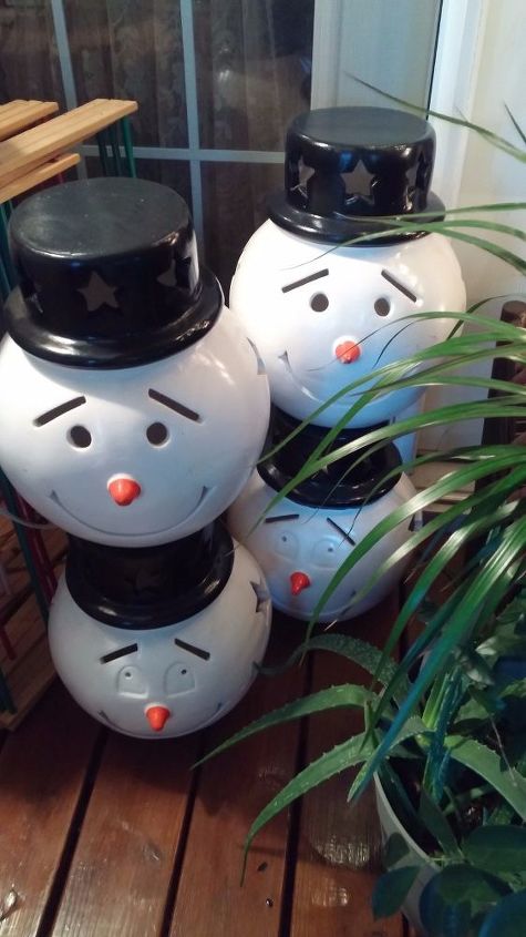 q snowman heads