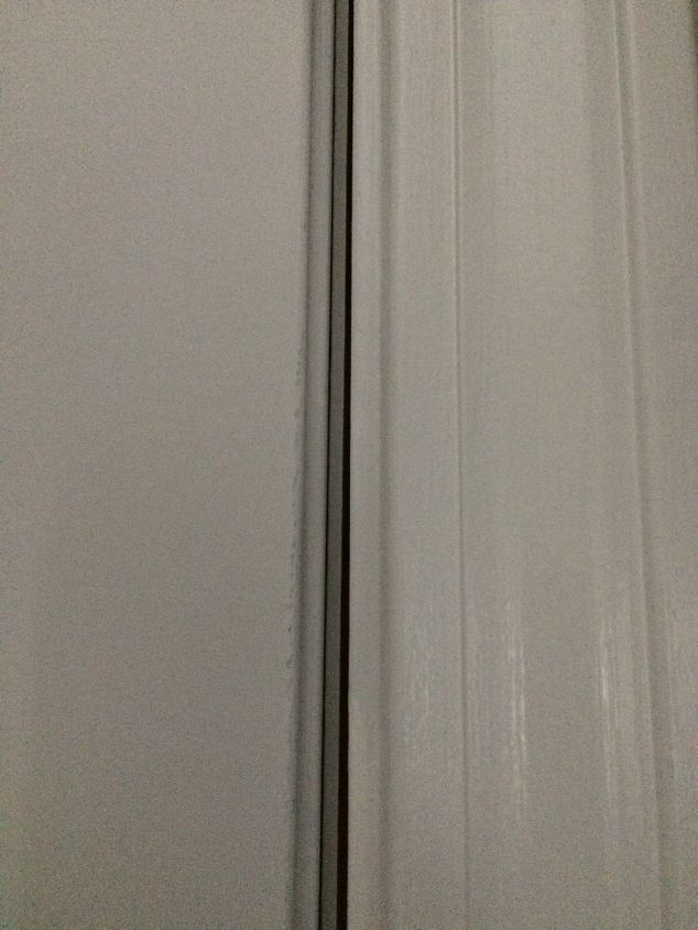 q what helps to seal an poorly hung front door