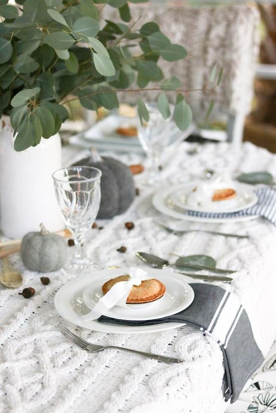 hygge inspired thanksgiving table idea