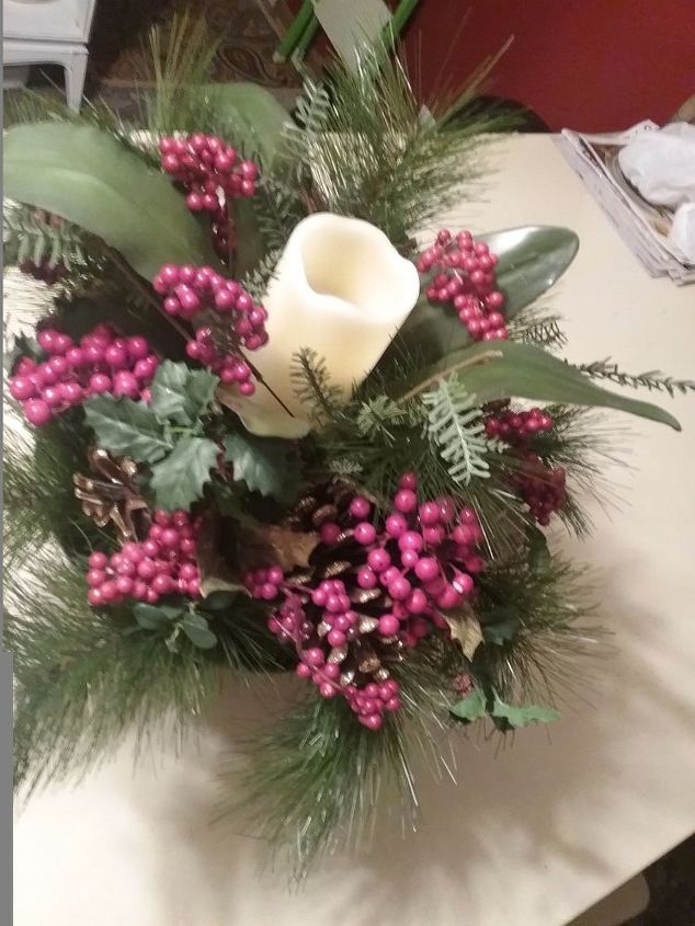 poinsettia christmas wreath and centerpiece