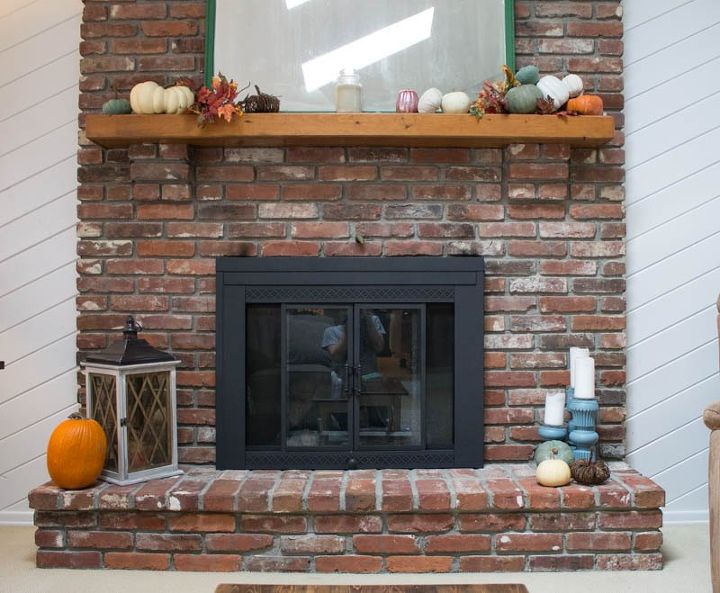 how to update a fireplace door with spray paint
