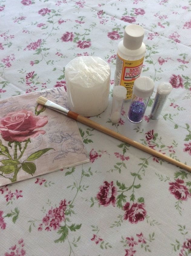 napkin decoupage on a candle