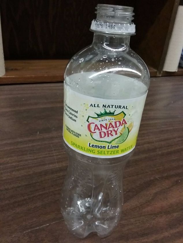cuchara hecha con una botella de agua de plastico, Botella de agua vac a