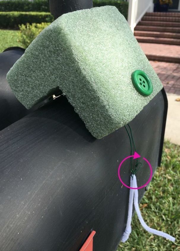 decorate your mailbox for christmas
