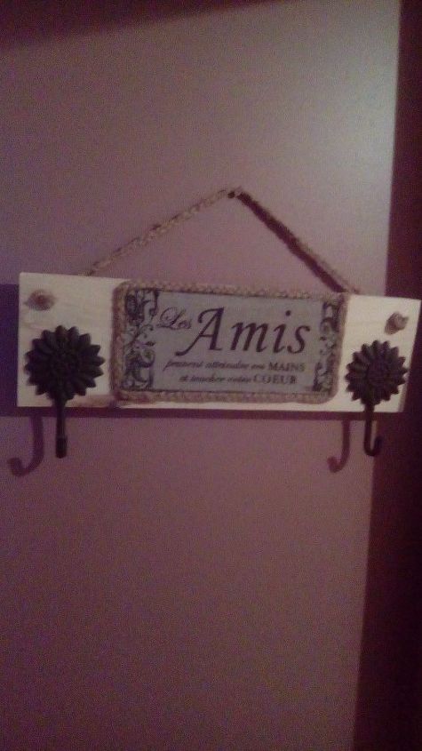 wooden frienship plaque and hooks