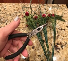 making a easy christmas centerpiece