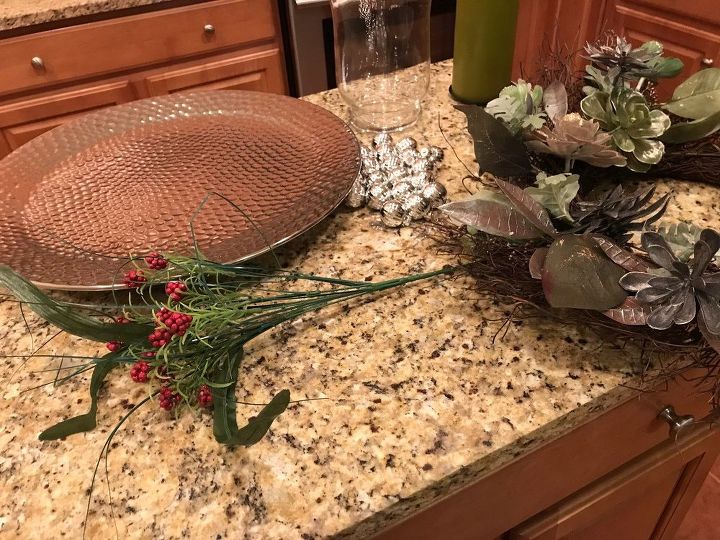 making a easy christmas centerpiece