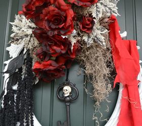 30 mesmerizing ways to decorate with artificial flowers, Put Up A Glamorous Floral Wreath