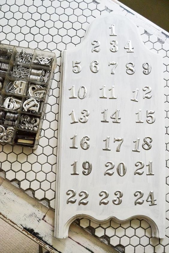 turn a 25 board into an advent calendar easily