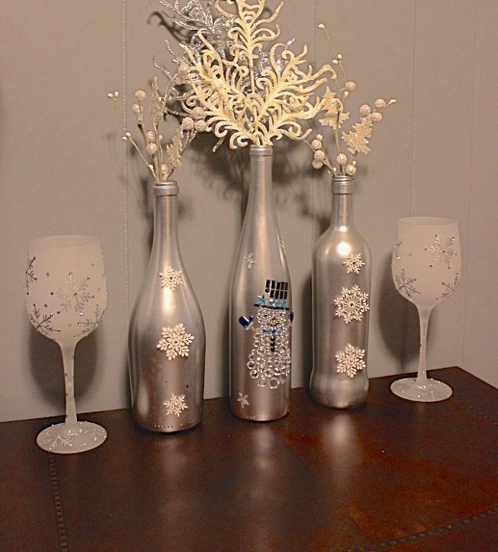 decoracin navidea de botellas de vino con forma de mueco de nieve