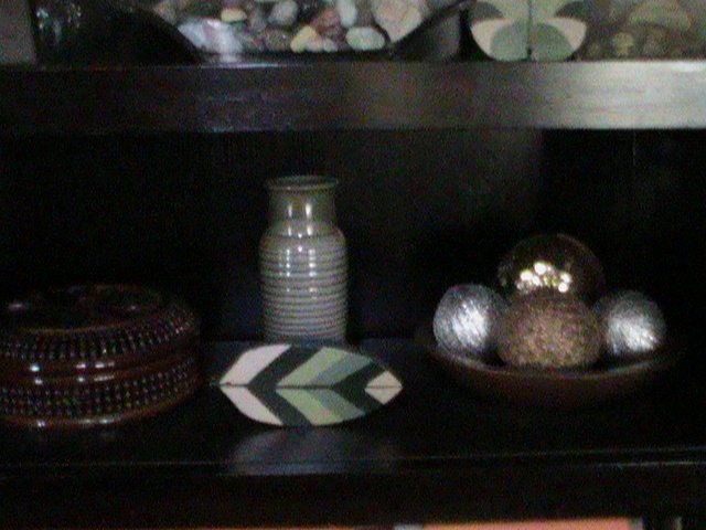 esferas metlicas e decoraes brilhantes