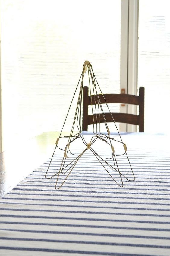How to Make a DIY Christmas Tree From Wire Hangers Hometalk Hanger Christmas Tree