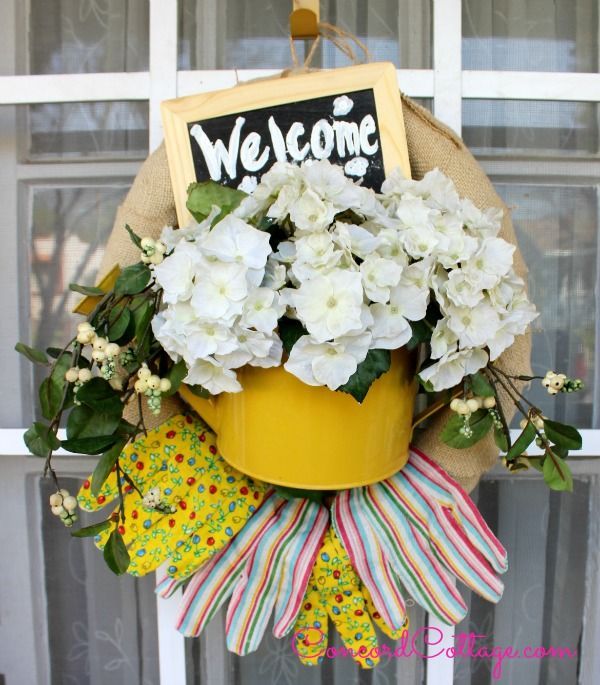 13 enjoyable burlap wreaths that ll make you smile when you see them, Welcome Guests With Chalkboard And Burlap
