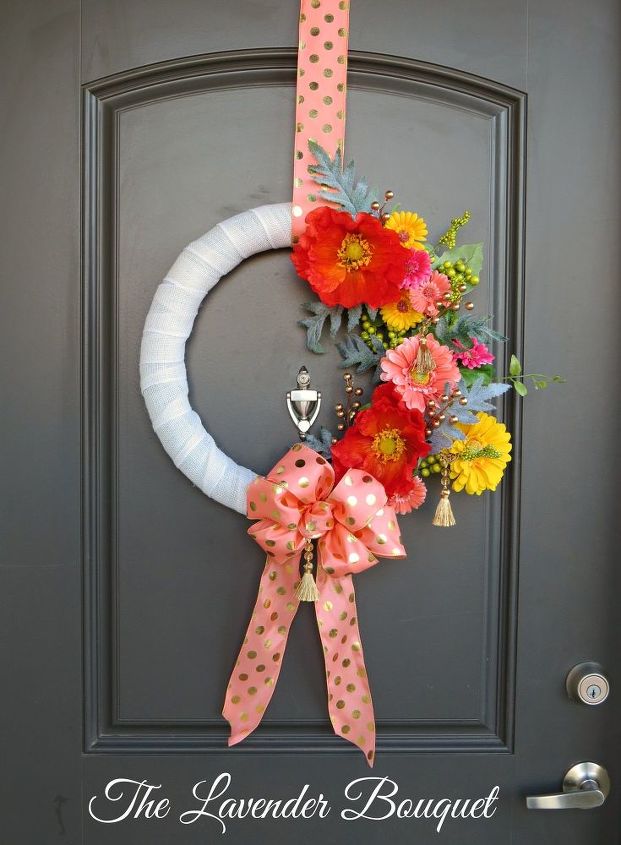 13 enjoyable burlap wreaths that ll make you smile when you see them, Wrap White Burlap With Flowers