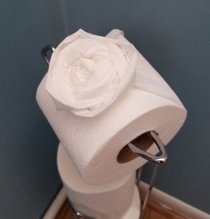 toilet paper roses