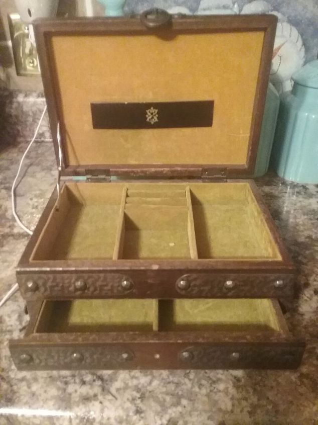 jewelry box turned memory box, Before removing the deviders