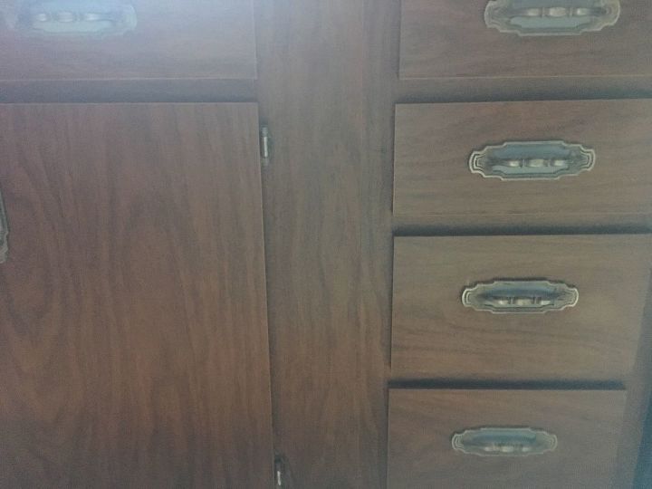 can you paint 70s style wood grain laminate cabinets