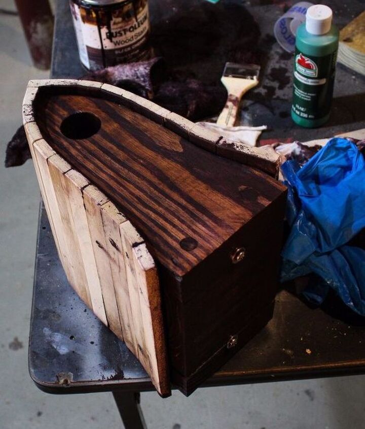 bluebird birdhouse made from pallets