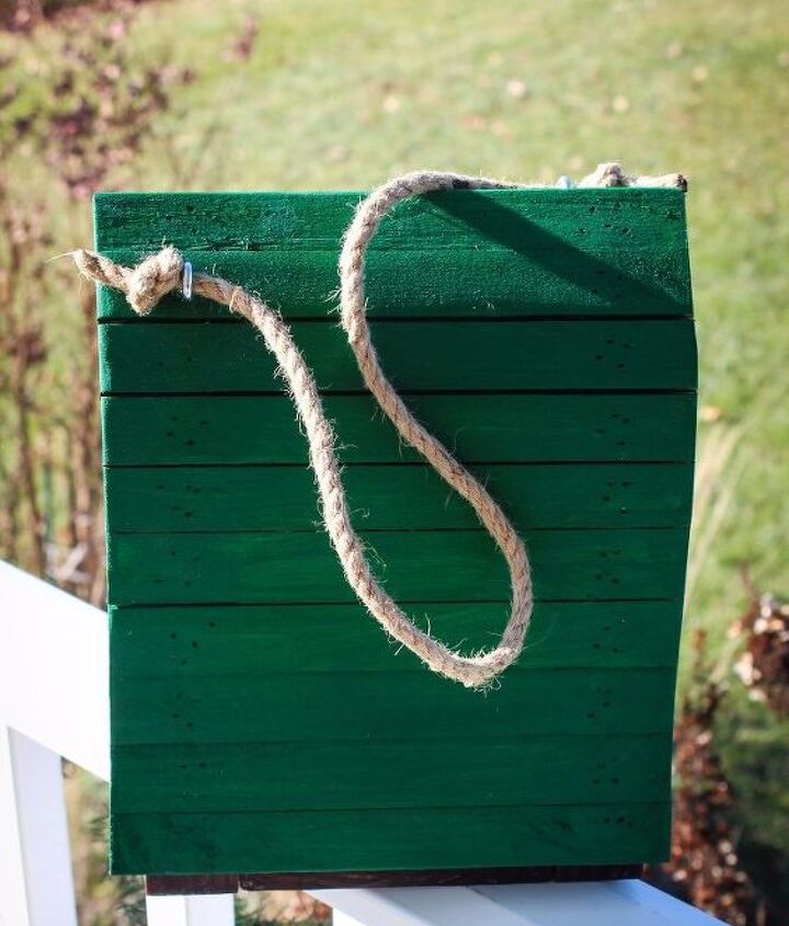 bluebird birdhouse made from pallets
