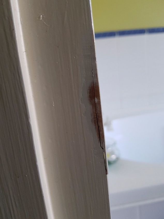 q how do i repair this splitting in my door frame
