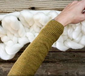 chunky knit blanket in 3 easy steps no needles