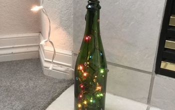Botella de vino en árbol de Navidad