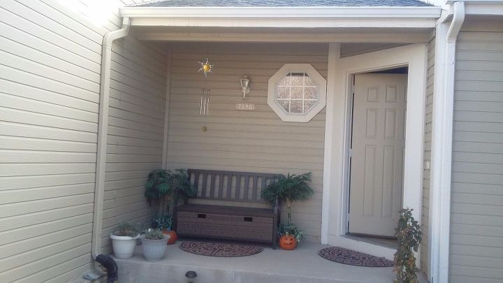 q i need suggestions to decorate front porch for christmas