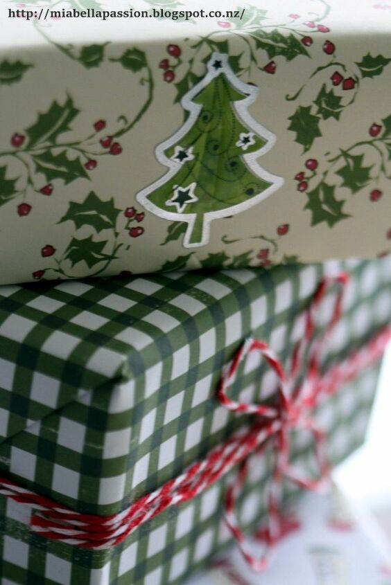 pilha de presentes de natal falsos