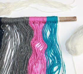 diy yarn hanging to cozy up your winter decor