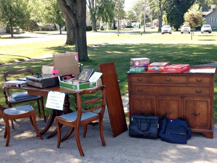 10 tips for shopping garage sales
