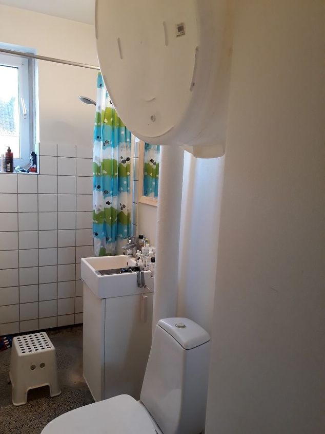 q how to fix up an ugly tiny bathroom