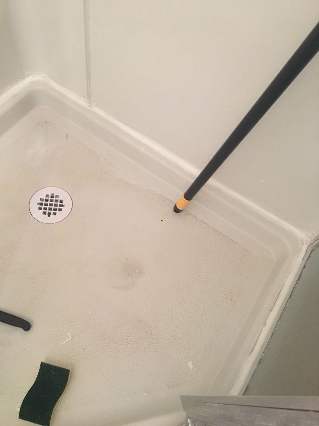 How To Clean A Fiberglass Shower Floor?