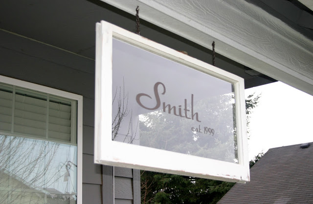 30 wonderful ways you can upcycle old windows, Use it for a family porch sign