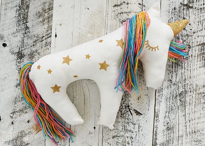 25 adorables ideas de almohadas que querrs copiar, Crea un adorable coj n de felpa de unicornio