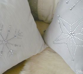 25 adorables ideas de almohadas que querrs copiar, A ade algo de brillo para la Navidad