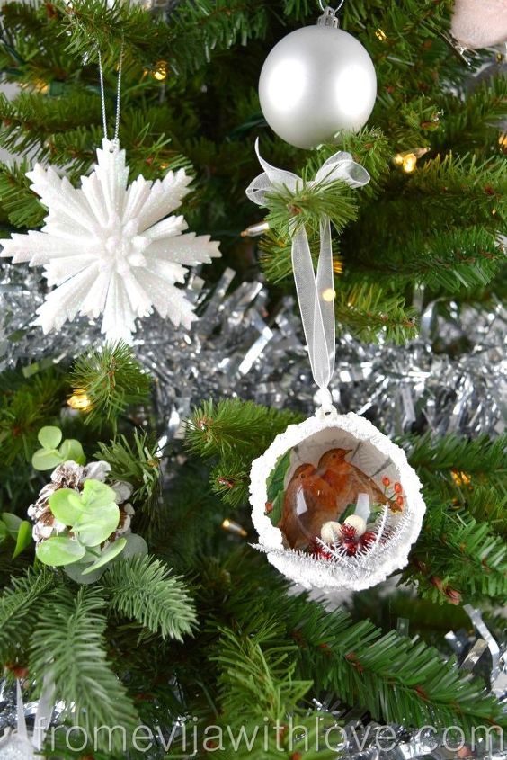 create a beautiful christmas ornament using mod podge and napkins