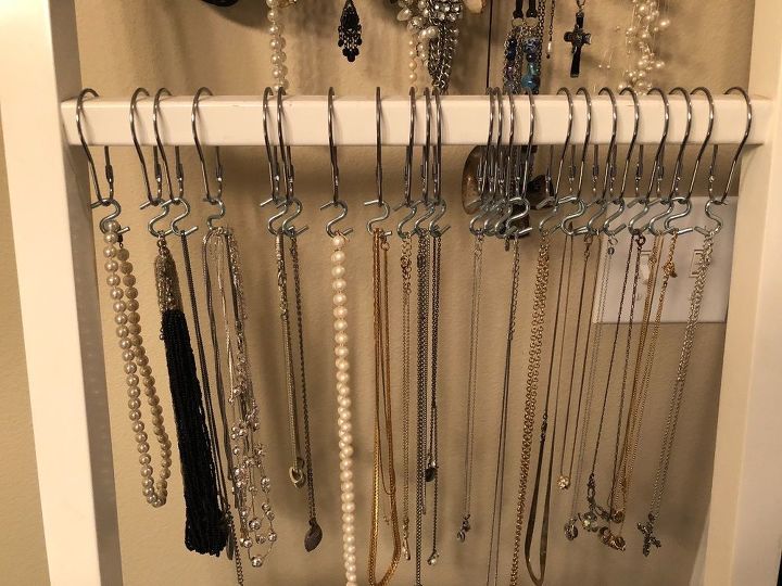 necklace organizer